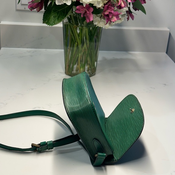 Louis Vuitton Retired Saint Cloud Green Epi PM Crossbody Bag + LV Dust Bag + COA - Picture 8 of 16